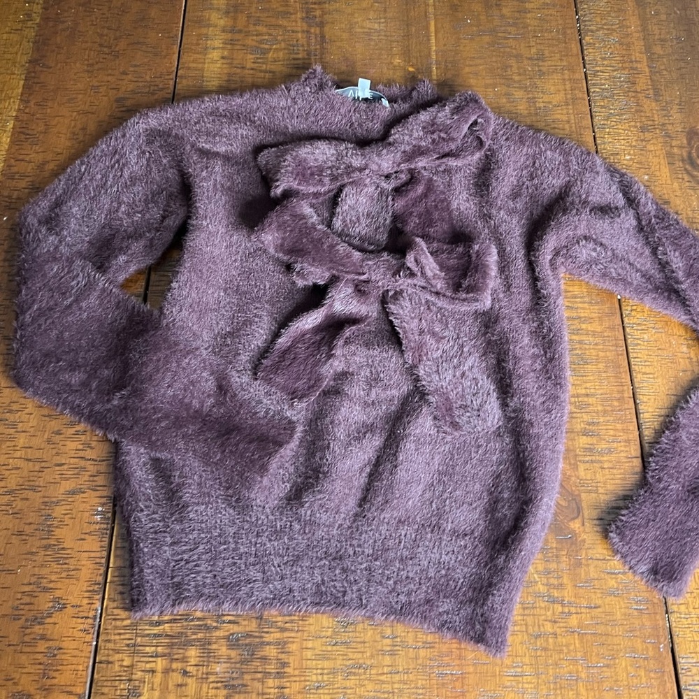 ⚡️MOVING SALE⚡️Vibe bow detailed sweater ⚡️MOVING SALE⚡️